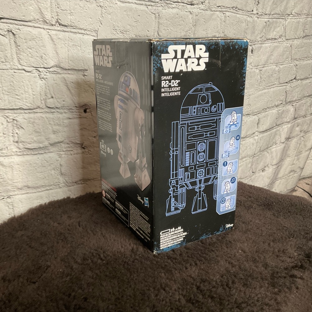 Star Wars R2-D2 Collectible - Picture 6 of 9